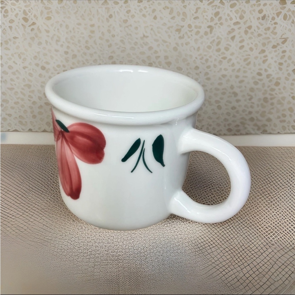 Elegant White Mug with Pink Floral Design - Picture 3 of 5